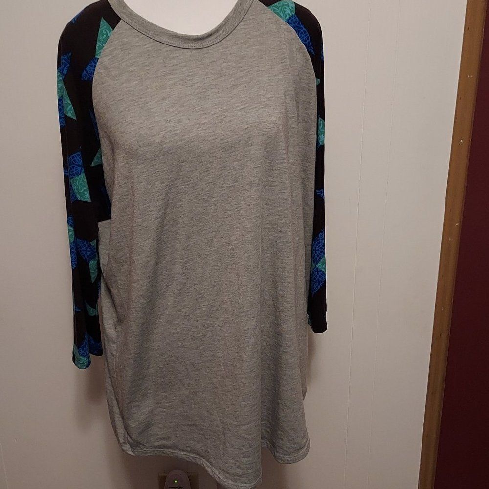 LuLaRoe 2XL VGC pit to pit 23 in 28 in inch in length